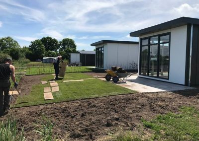 Gras aanleggen door hoveniers